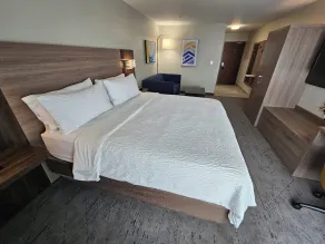 Holiday Inn Express Hotel & Suites Cincinnati-Blue Ash by IHG - Chambre