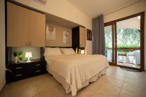 melograno Holiday Home featured with Swimming Pool and Private Beach - Værelse