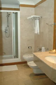 Hotel La Ville - Badrum