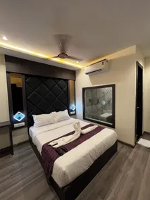 Hotel Classio Andheri - Near DN Nagar Metro Station - Room