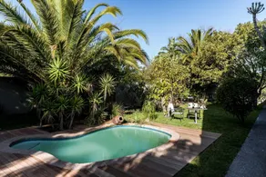 Le Petit Chateau Guest House - Piscina