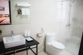 AROMA Ha Long Hotel - Bathroom