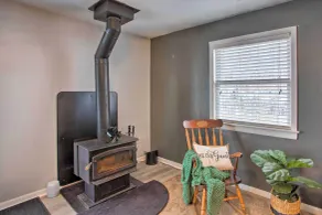 8 Mi to Lake Eerie & Dtwn Toledo! Peaceful Cottage - Interiør
