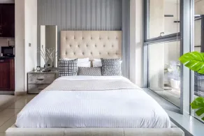 Spacious + Functional Studio Apt in Downtown Dubai - Room