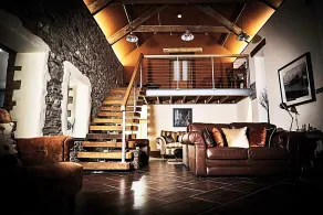 Waunwthan: B&B Suites - Lobby