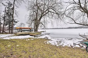 Lakeside Cottage Escape With Private Dock & Deck! - Innenbereich