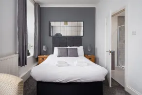 Boars Head Hotel - Room