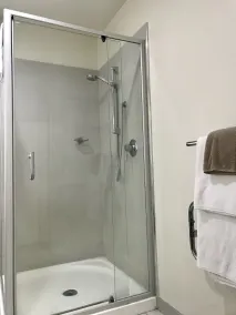 Salerno Motel Apartments - Badezimmer
