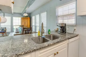 Accès océan + barbecue : maison familiale Surfside Beach - Intérieur