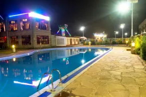 Maxland Hotel Juja - Pool