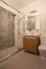 City Park Hotel - Bathroom