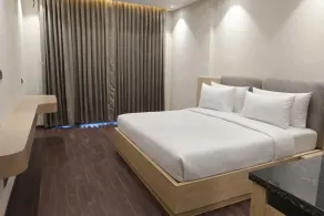Signum CityScapes SKY Boutique Hotel - Indore - Zimmer
