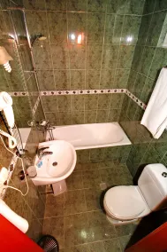 Irmeni Hotel - Badezimmer