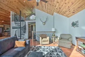 Delightful Isle Retreat w/ Boat Dock & Slip! - Interiör