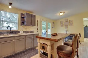 Norfork Lake-view Retreat w/ Covered Boat Parking - Innvendig