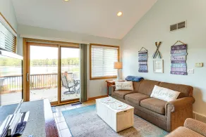 13 Mi to South Haven: Lakefront Retreat w/ Dock! - Interiør
