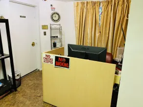 Pacheco Pass Motel - Lobby