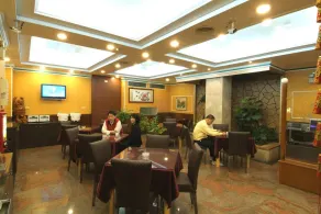 Golden Swallow Hotel - Restaurant