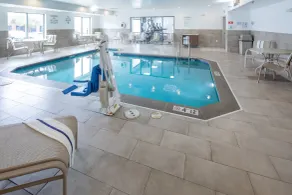Holiday Inn Express & Suites Chicago West - St Charles by IHG - Piscine