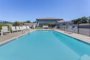Travelodge by Wyndham Clearlake - Piscina