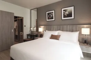Staybridge Suites Bangkok Sukhumvit by IHG - Room