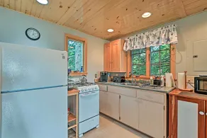 Charming Stonington Studio w/ Ocean Views! - Interiör