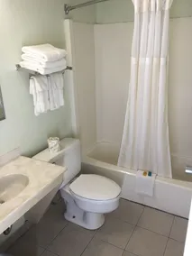 Knights Inn Paxinos Elysburg - Salle de bain