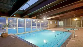 Holiday Inn Hotel & Suites Overland Park-West by IHG - Basseng