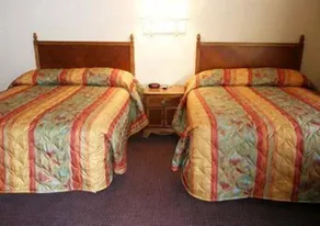 Chateau Inn & Suites - Chambre