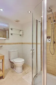 Squirrel Barn - Baño