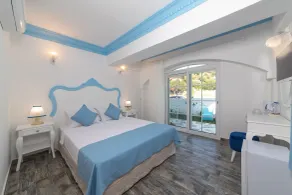 Louise'in Konağı - Rom