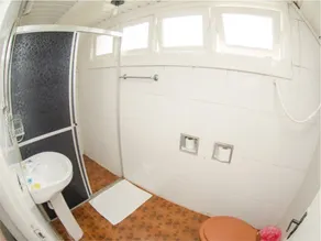 Oasis Hotel - Bathroom
