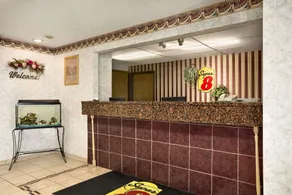 Super 8 by Wyndham Cameron - Hall