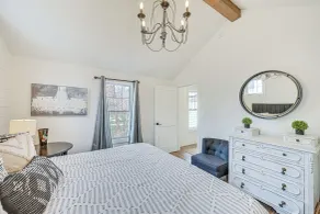 Steps to Elm St: Gorgeous Double-lot Getaway - Interiör