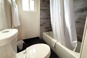 Del Rio Hotel O near Mesa Downtown - Badezimmer