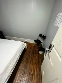 Clover 2900 - Apartment and Rooms with Private Bathroom near Washington Ave South Philly - Værelse