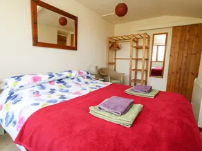 Eweleaze - Habitación