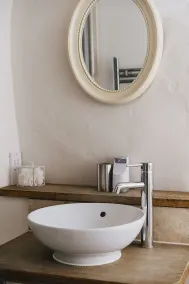 Weeke Barton - Baño