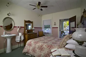 Fullerton Inn - Zimmer