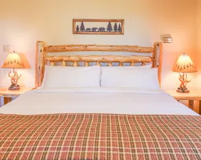 Outland Chalet & Suites Great Smoky Mountains - Værelse
