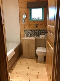 Hollybush Lodges - Badezimmer