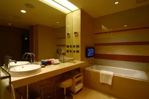 Hung's Mansion - Bathroom
