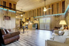 Game Room + Hot Tub: Mayvsille Mountain Condo - Innenbereich
