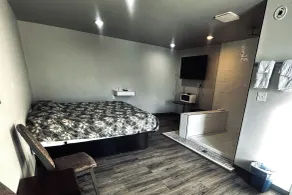 The Queen B Motel, Detroit-Warren - Chambre