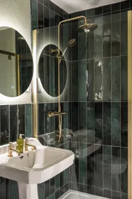 The Harbourview Hotel - Bathroom