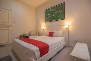 RedDoorz near Upi Sersan Bajuri Bandung - Værelse