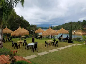 Hotel Pietrasanta Cabañas frente a la Represa Peñol Guatape - Coin salon dans le hall