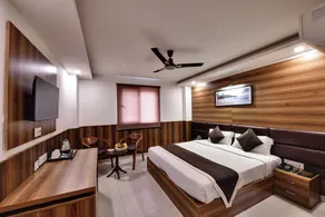 RNB Select Hotel Walk in Lucknow - Rum