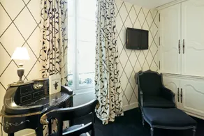 Logis - Hôtel & Restaurant du Tribunal - Værelse
