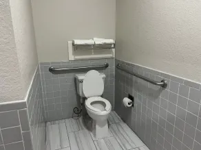 Scott Inn & Suites - Downtown Houston - Salle de bain
